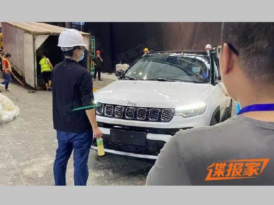 Novo Jeep Compass é flagrado na China